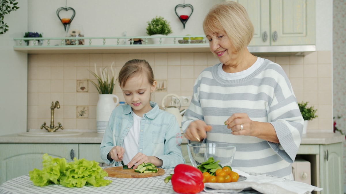 Kitchen tools and cooking equipment